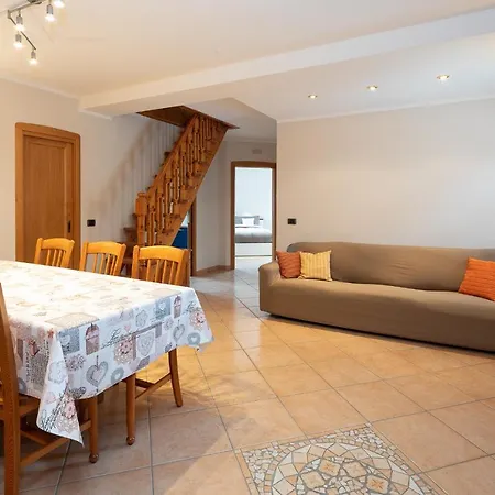 House Apartment *